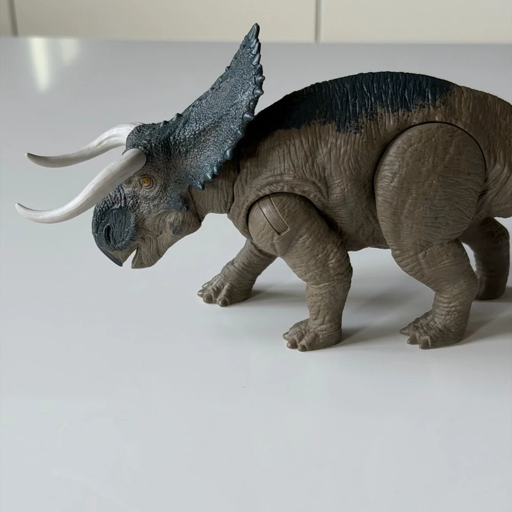 Mattel Jurassic World Rebirth Wild Roar Nasutoceratops Action Figure